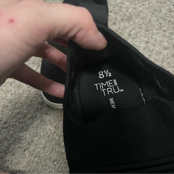 SHOES - Picture 2 of 3